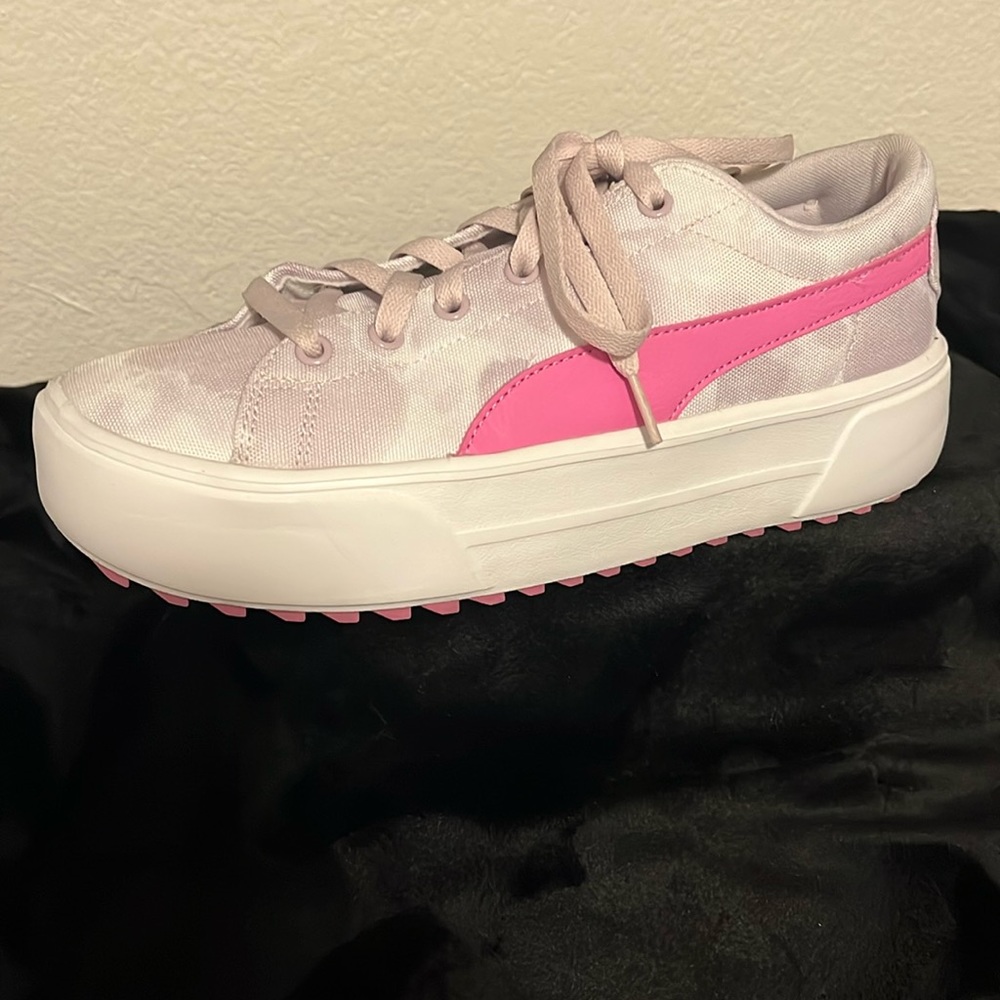 PUMA, LAVENDAR CAMO CANVAS WITH HOT PINK PUMA SYMBOL. LIKE NEW